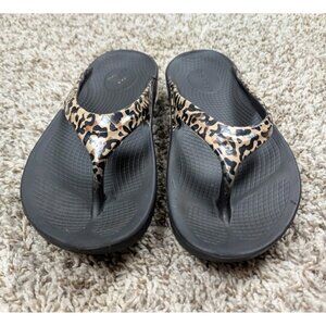 OOFOS Ooahh Thong Sandals Womens Sz 6 EU 37 Comfort Recovery Leopard Cheetah
